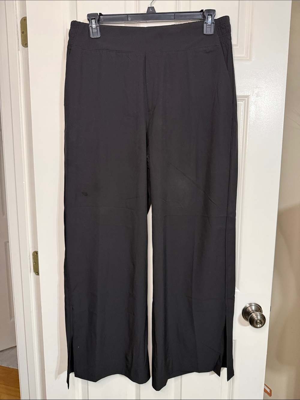 Old Navy Active Black Wide-Leg Pull-On Pants with Hem Slits